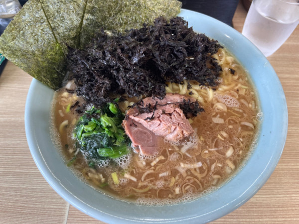 「ラーメン中1,000円＋岩のり200円」@奥津家の写真