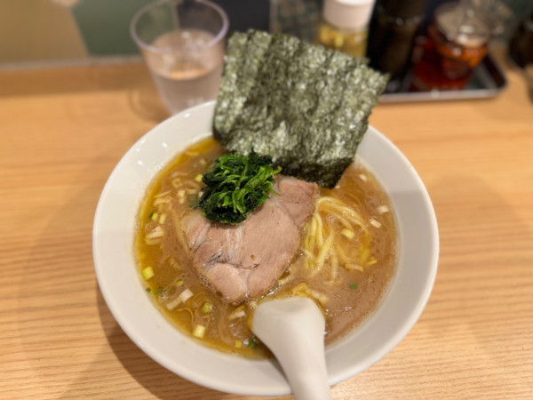「ラーメン 並盛900円」@ラーメンモンタナ 秋葉原店の写真