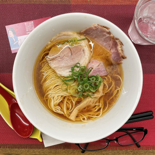 「醤油らぁめん」@麺LOUISの写真