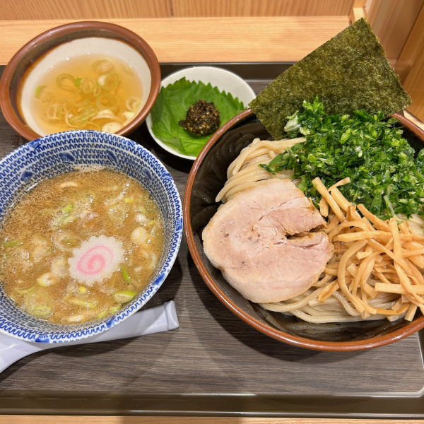 Wニラつけめん（並）＋生七味（1140円）