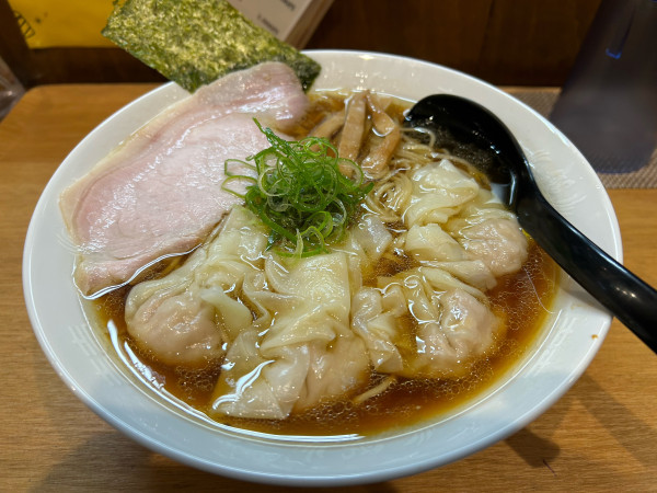 「雲呑中華蕎麦1200円」@麺屋33の写真
