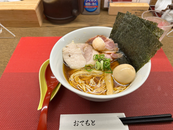 「特製醤油らぁめん1300円」@麺LOUISの写真