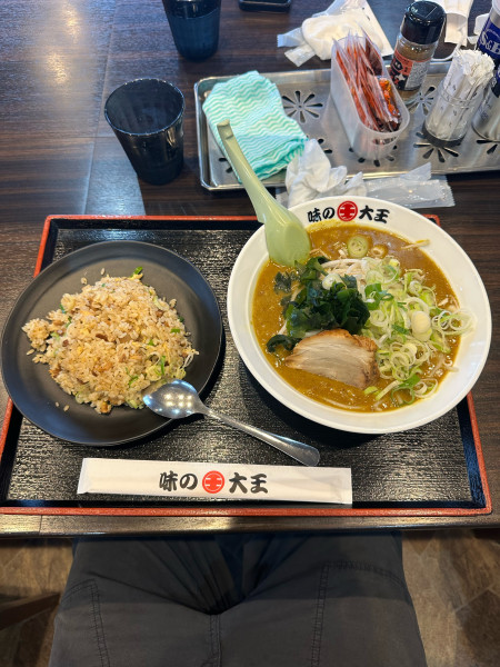 「カレーラーメン+ミニチャーハンセット」@味の大王 総本店の写真