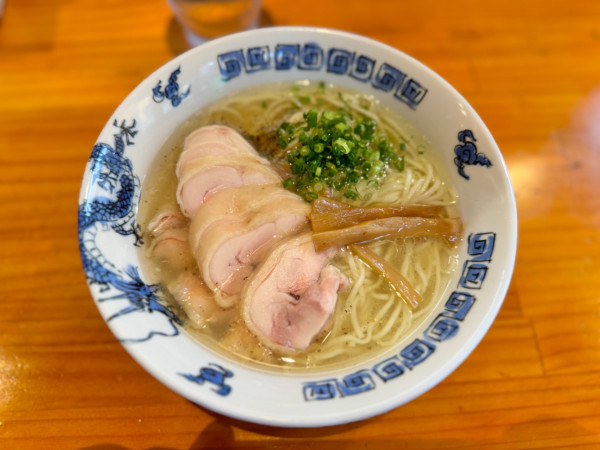 「地鶏の塩並(160g)細麺  900円＋サービス皮ワンタン」@製麺所吉岡の写真