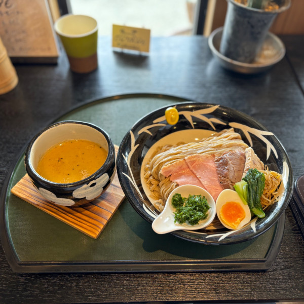 「特製チャーシュー白湯つけ麺」@ORIBEの写真