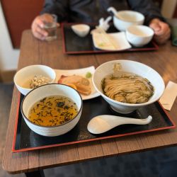 冷やし昆布水つけ麺【塩】~焼きおにぎり茶漬け付き~