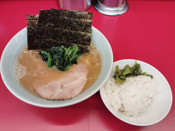 「ラーメン　　　並　　　　800円」@横浜ラーメン 武蔵家 東名川崎店の写真