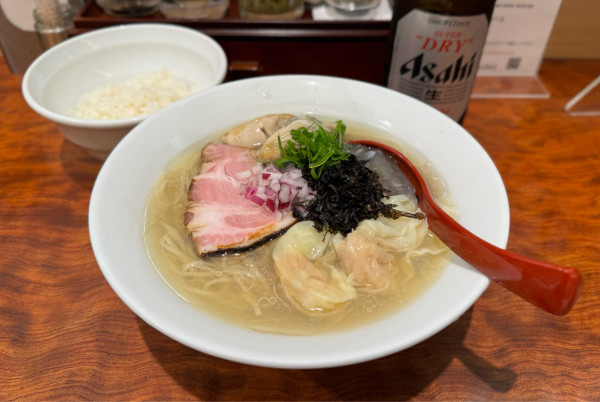 「【限定】牡蠣と魚介の冷やし¥1400、海老ワンタン¥250」@三馬路 東京店の写真