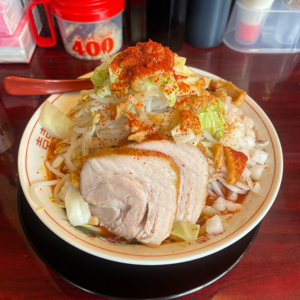 「辛っ豚　プチ　野菜マシ　アブラマシマシ」@ぶっ豚 京王稲田堤店の写真