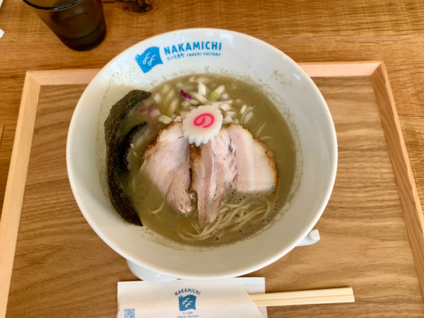 「やさしい濃厚煮干しそば 990円」@九十九里町 なかみちの写真