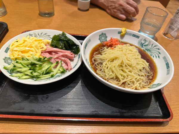 「黒酢しょうゆ冷し麺（並盛）630円」@日高屋 イーサイト高崎店の写真