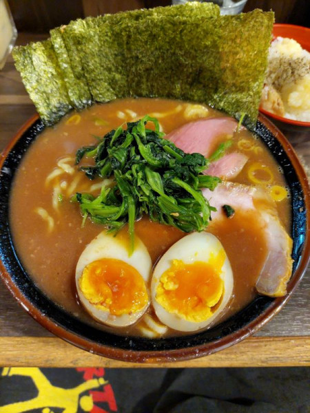 「のり玉ラーメン+小ライス」@神田ラーメン わいず 神田本店の写真