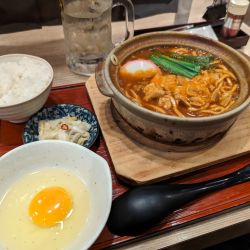 旨辛牛モツ入り味噌煮込みうどん定食