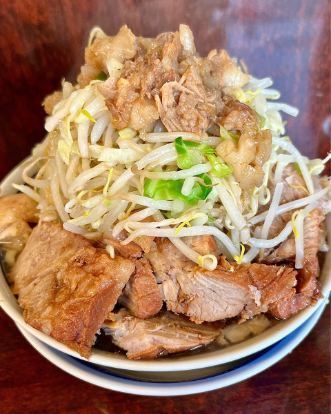 「ぶた大ラーメン  ニンニクヤサイアブラマシマシ」@ラーメン二郎 めじろ台店の写真