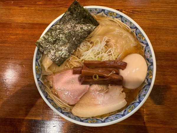 「もちもち雲呑味玉中華そば」@奈つやの中華そばの写真