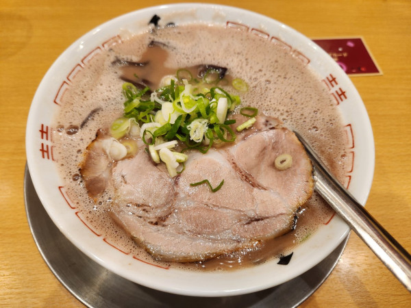 「ラーメン　替玉1無料」@博多ラーメン 和の写真