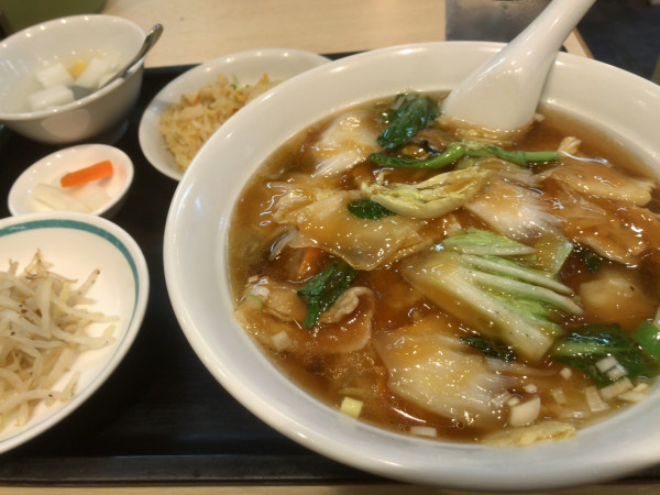 「五目つゆそばと半チャーハン」@欣来 四川料理の写真