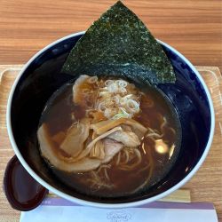 軍鶏出汁しょうゆらーめん