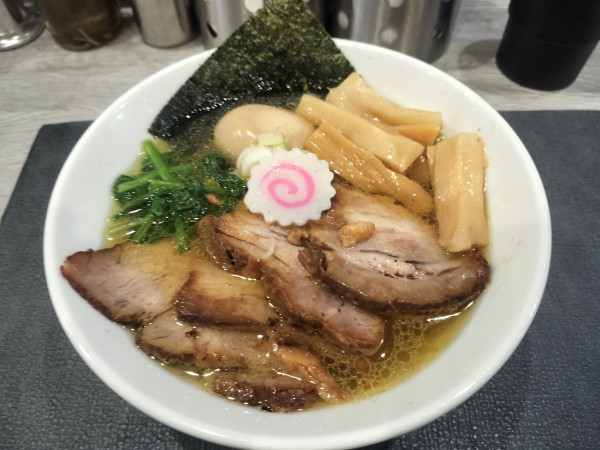 「塩チャーシュー麺 味玉 メンマトッピング」@手打ち 蓮の写真
