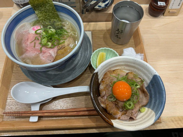 「貝だし汐そばとレアチャーシュー丼」@中華そば 三ノルの写真