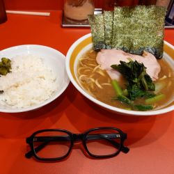 ラーメン950円(かため・多め)ライス無料×2