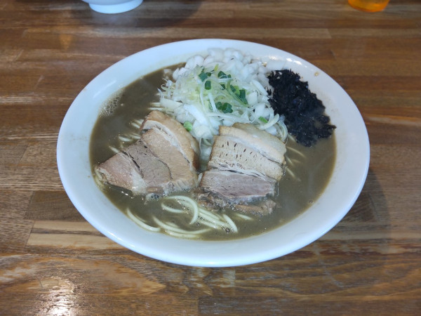 「濃厚煮干し+たまねぎ　850+80」@中村屋総本山の写真