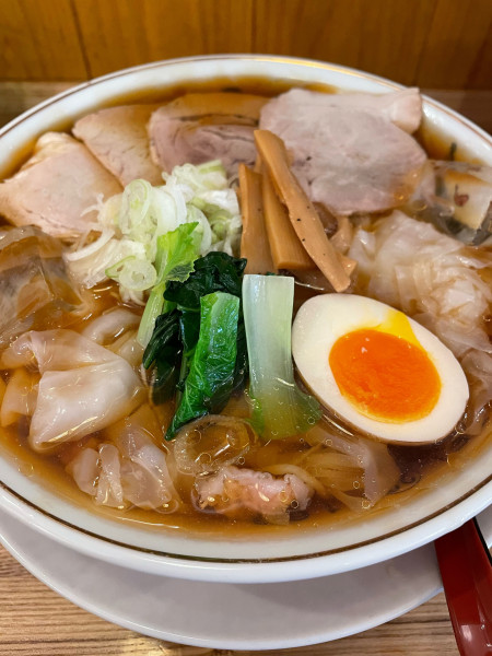 「冷やしワンタンメン 大盛」@ワンタンメンの満月 三鷹店の写真