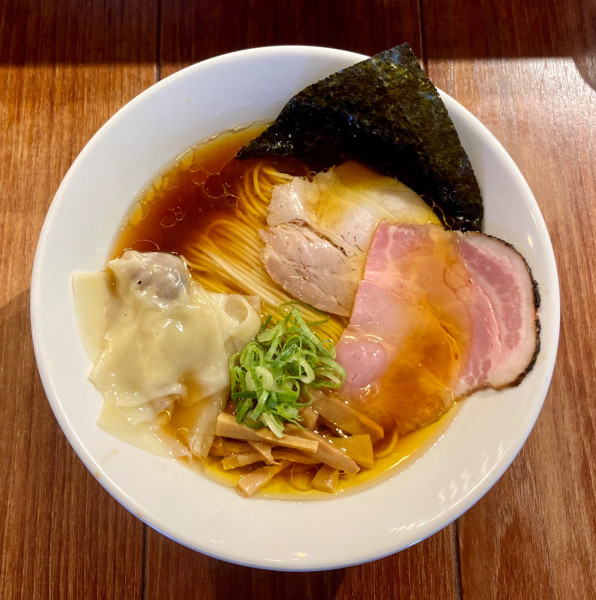 「鶏醤油+マトンわんたん」@麺楽 軽波氏の写真