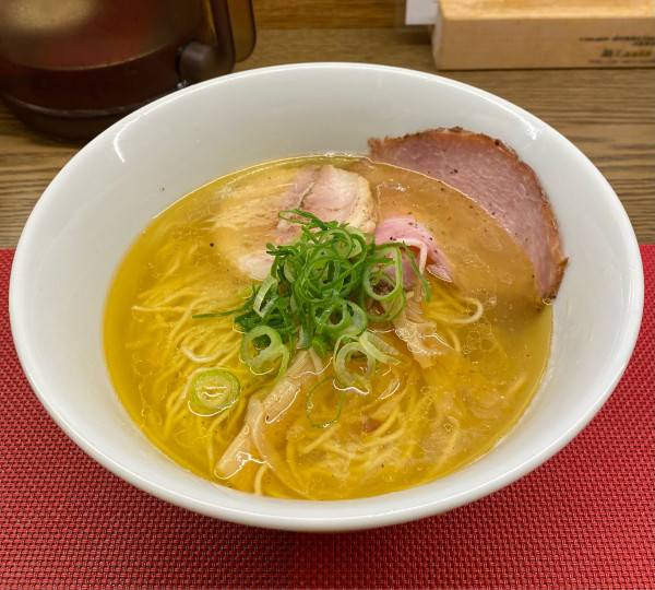 「鶏清湯・塩らぁめん ¥900」@麺LOUISの写真