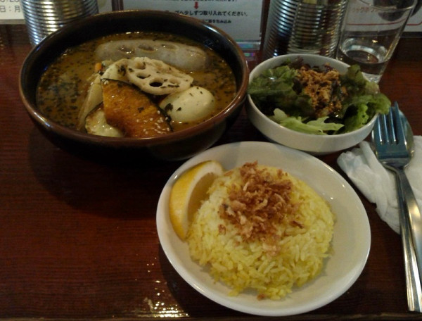 「スタンダードスープカレー1200円+ソーセージ350円」@スモンさんのスープカレーの写真