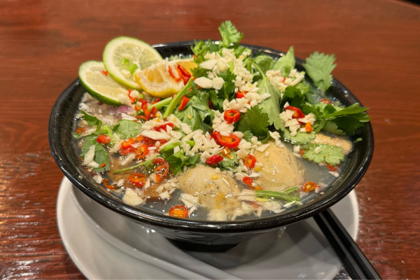 「【限定】牡蠣のエスニックラーメン¥1500、牡蠣増し¥680」@らーめん おおはしの写真