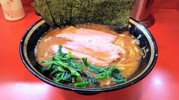 「ラーメン(味濃いめ･麺硬め)+海苔」@横濱家系ラーメン 野中家の写真