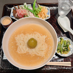 冷しらー麺(1800円)+らー麺(試食)