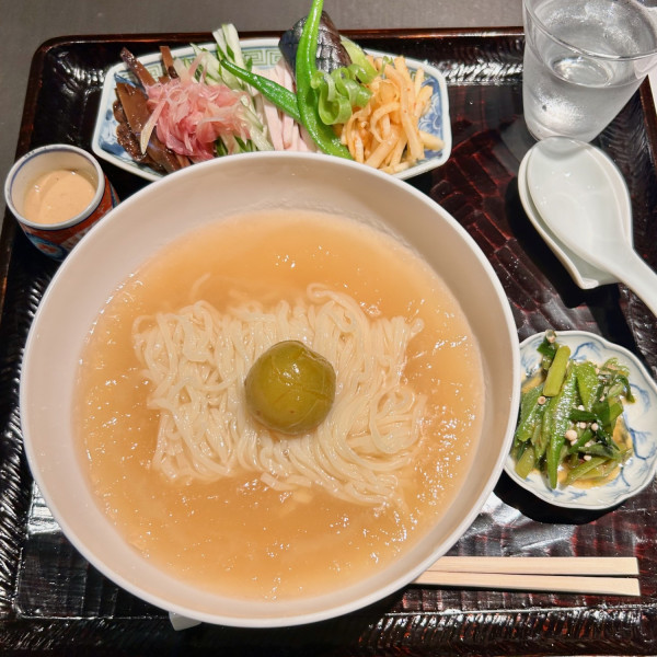 冷しらー麺（1800円）＋らー麺（試食）