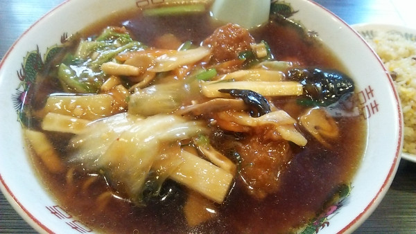 「肉団子麺 880円＋半炒飯 253円」@泰興の写真