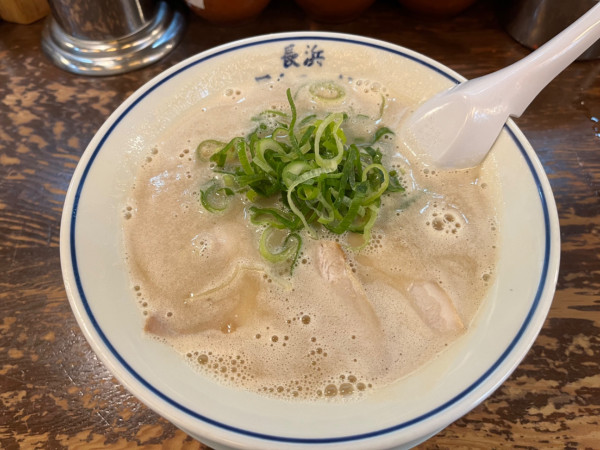 「ラーメン＋すごい替玉」@元祖長浜屋台らーめん 一心亭 郡山分店の写真