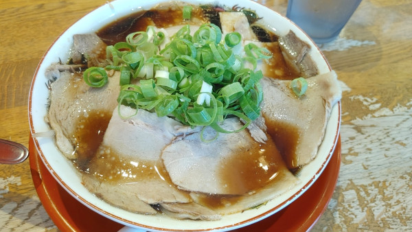 「黒中華そば」@中華そば焼きめし やま本の写真