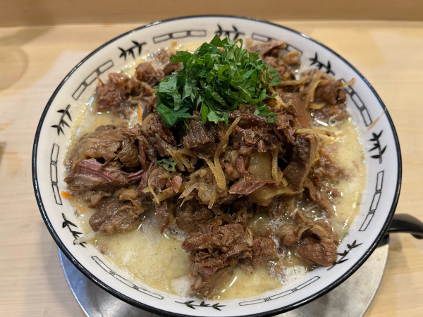 「【会員限定】酪農ベイベーモーモータンメン+牛すじ」@中華そば すばる食堂の写真