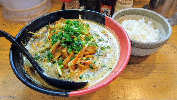 「【限定】鶏白湯 スパイシーカレー麺 Ver.3+ライス」@麺場 鶏源 TORIGEN 黄金町店の写真