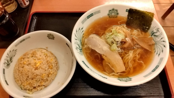 「中華そば＋半チャーハンセット_680円」@日高屋 赤坂一ツ木通店の写真