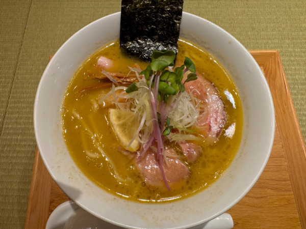 「濃厚牡蠣らぁ麺」@らぁ麺 牡蠣と貝の写真