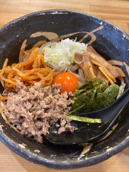 「辛まぜそば¥930」@麺屋 蝉 関大前店の写真