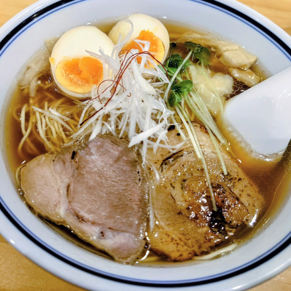 「熟成くろおびラーメン 醤油」@利尻昆布ラーメン くろおび 六本木店の写真