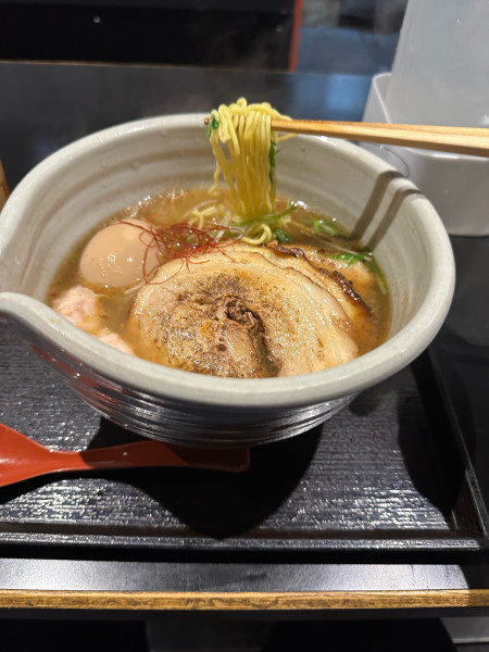 「白醤油ラーメン」@麺処 銀笹の写真
