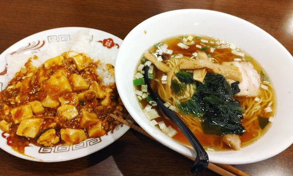 「半麻婆丼ラーメン定食（750円）」@中華料理 美楽園の写真