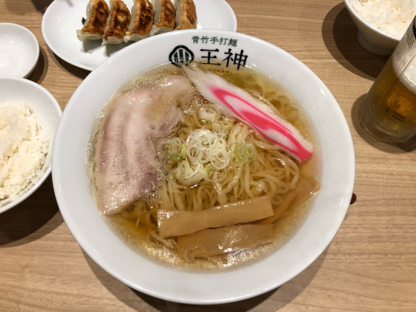 「醤油ラーメン大盛」@青竹手打麺 王神の写真