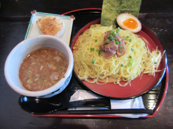 「限定まぐろづくしつけ麺（１０００円）＋焼きおにぎり１００円」@Dining Bar さかいの写真