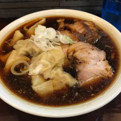 チャーシューワンタンメン