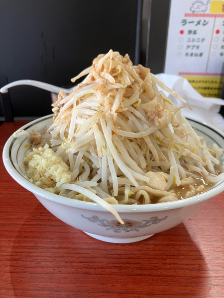 「ラーメン中盛り　全マシ」@ラーメン一太豚の写真