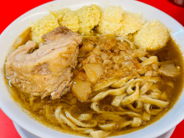 「ラーメン (中) 400g 1,100円」@ラーメン ノックアウト 小松川店の写真